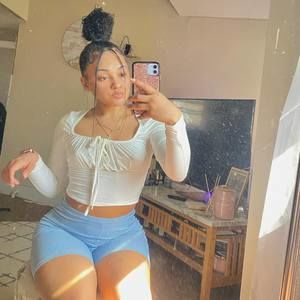 Meet your Posher, Danae